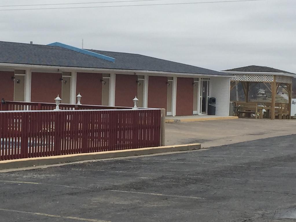 Americas Best Value Inn & Suites Macon At Sunset Dr Exterior foto